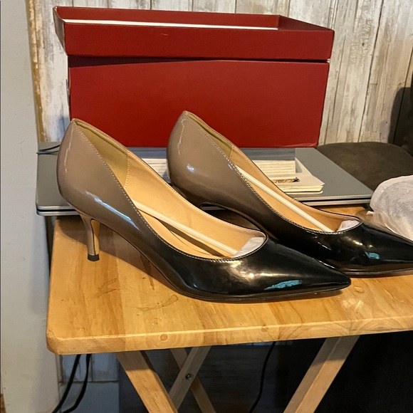 Black Women's Shoes - Picture 3 of 6